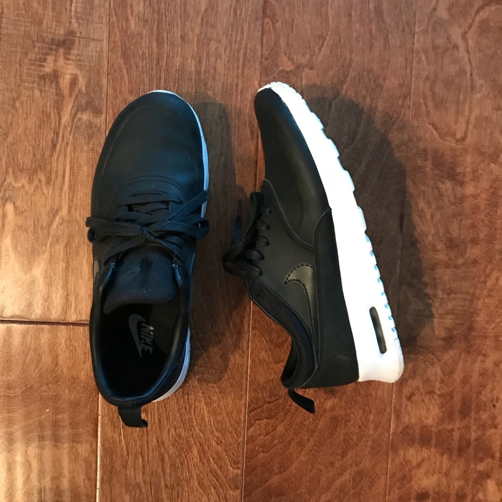 Women’s Nikes Air Max Thia Premium